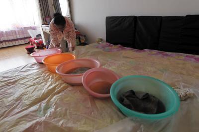 通州楼上漏水，住户失联，小区没物管，业主维权难！律师来支招……